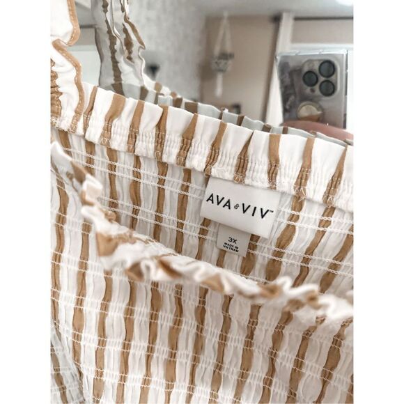 Ava Viv top NWT   - Picture 3 of 4